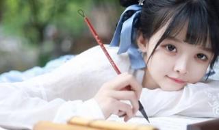 夜里无事插花弄玉